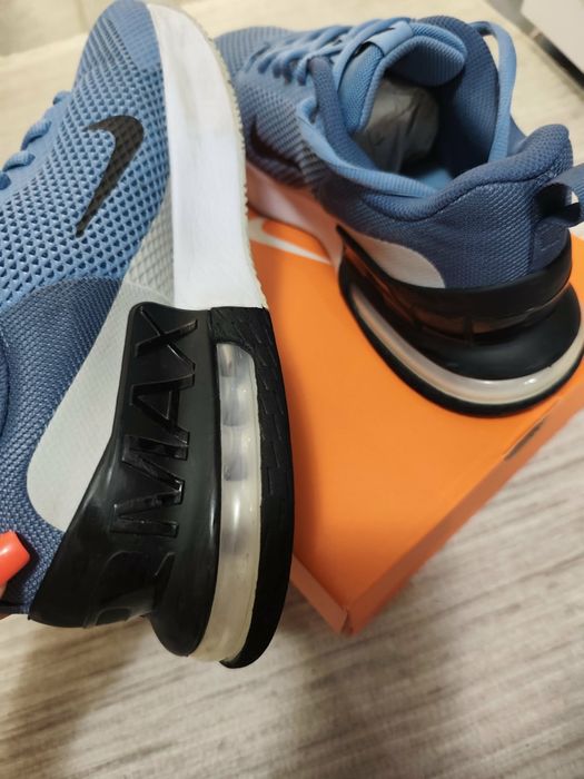 Маратонки NIKE 44номер