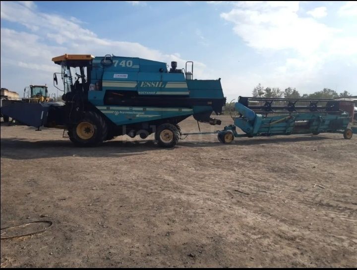 Продам комбайн Есил740