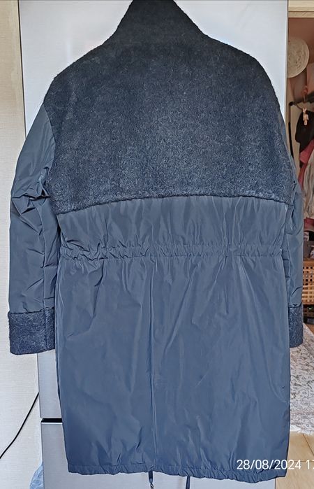 Продам куртку женскую