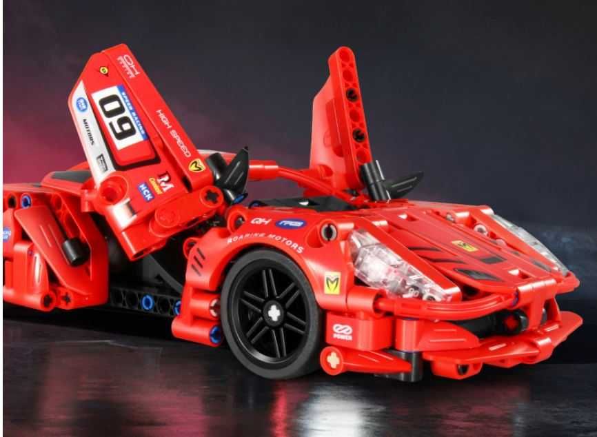 Машинки -это блочные конструкторы, по типу Лего с заводным механизмом.