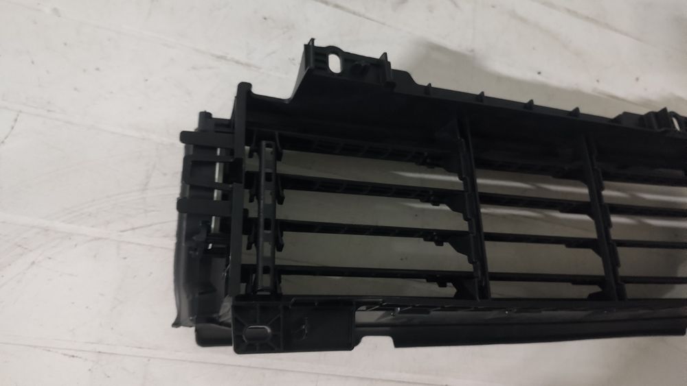 Grila activa , volet Dacia jogger 1.6 hibrid cod 214F67001R