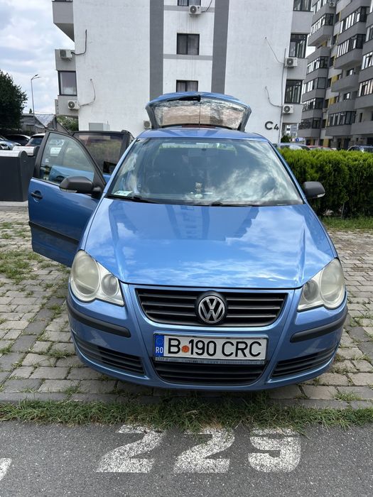 VOLKSWAGEN Polo
