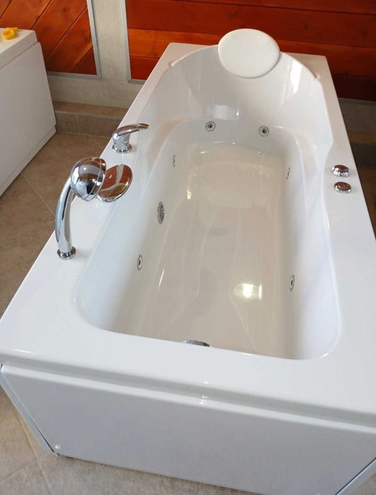 Хидромасажна вана