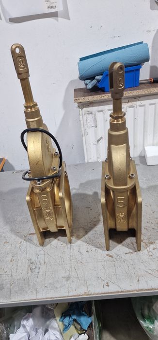 Robinet 5 toli pret 1350 lei și 6 toli preț 1250 lei  import Italia  p