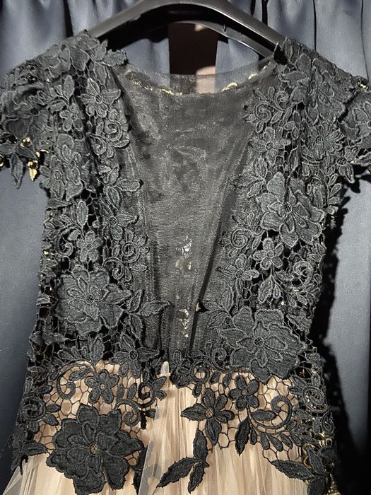 Rochie din dantela si tull