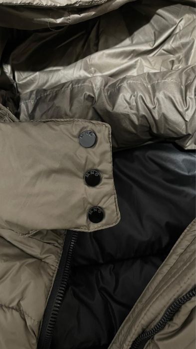 Продам куртку Mango