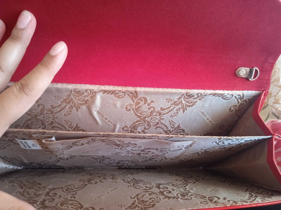 Дамска чантичка тип портмоне