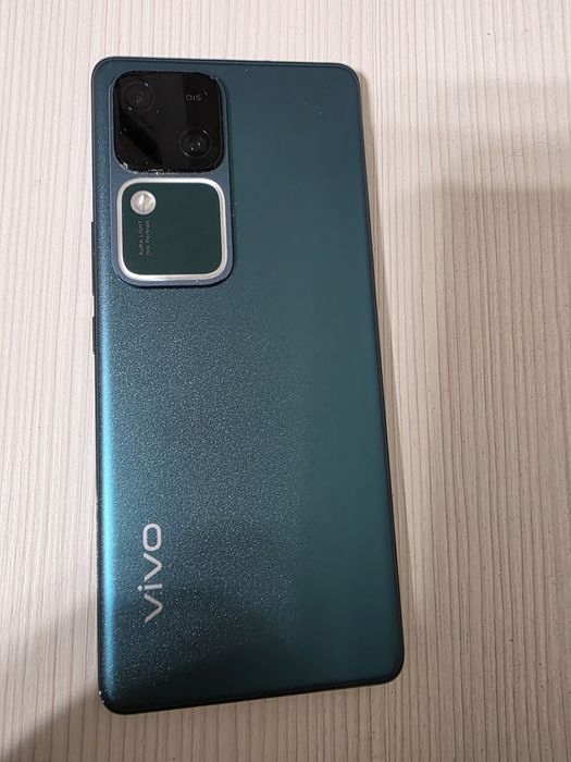 Продам андроид VIVO V30