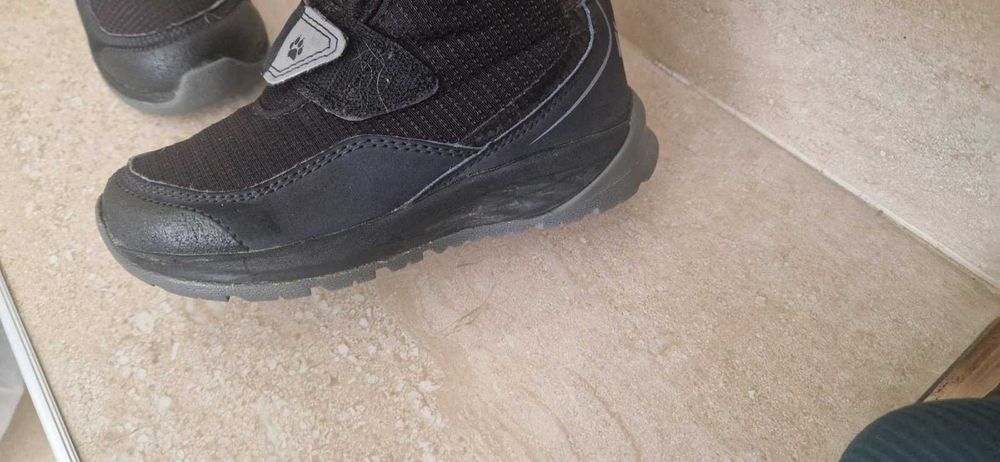 Зимни обувки jack wolfskin  номер 27 като нови