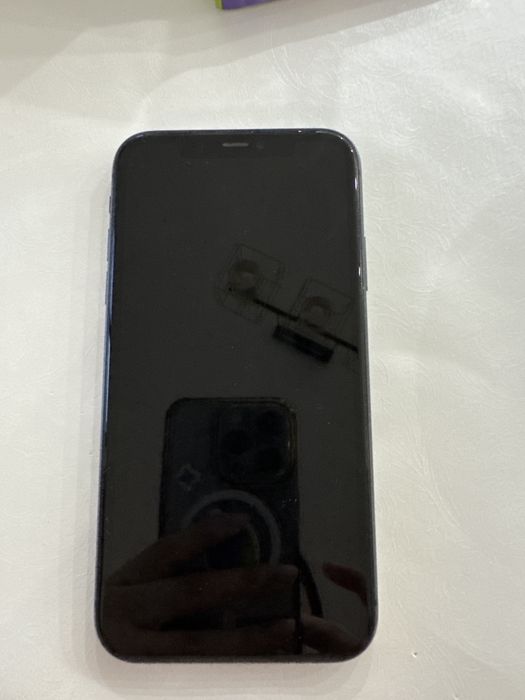 ПРОДАМ iphone 11/64GB