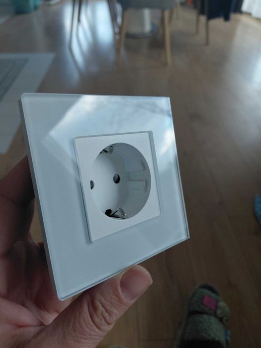 Контакти и ключове LUXON