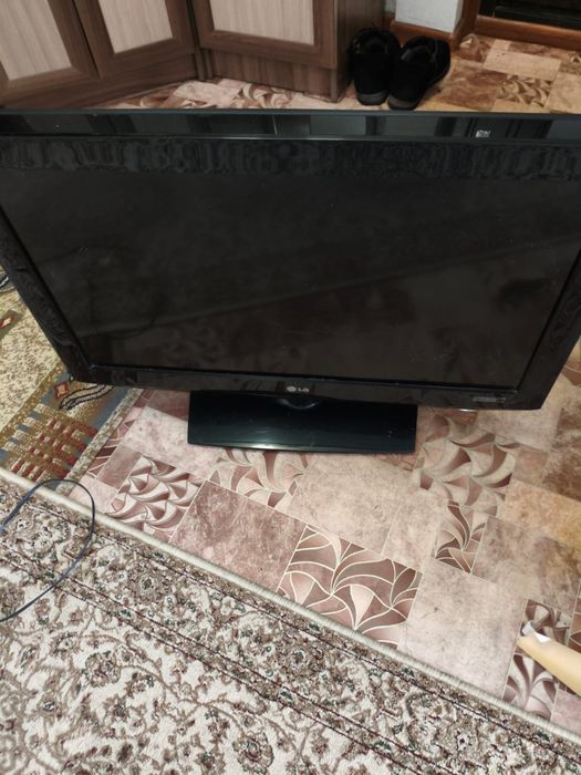 телевизор LG черная
