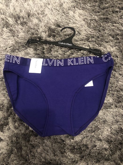 bustiera calvin klein second hand si noi de vanzare • Anunturi