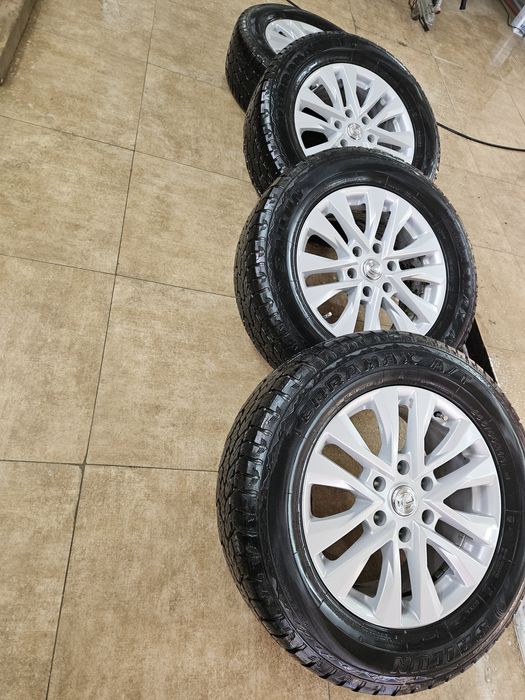 Продаётся комплект колес.