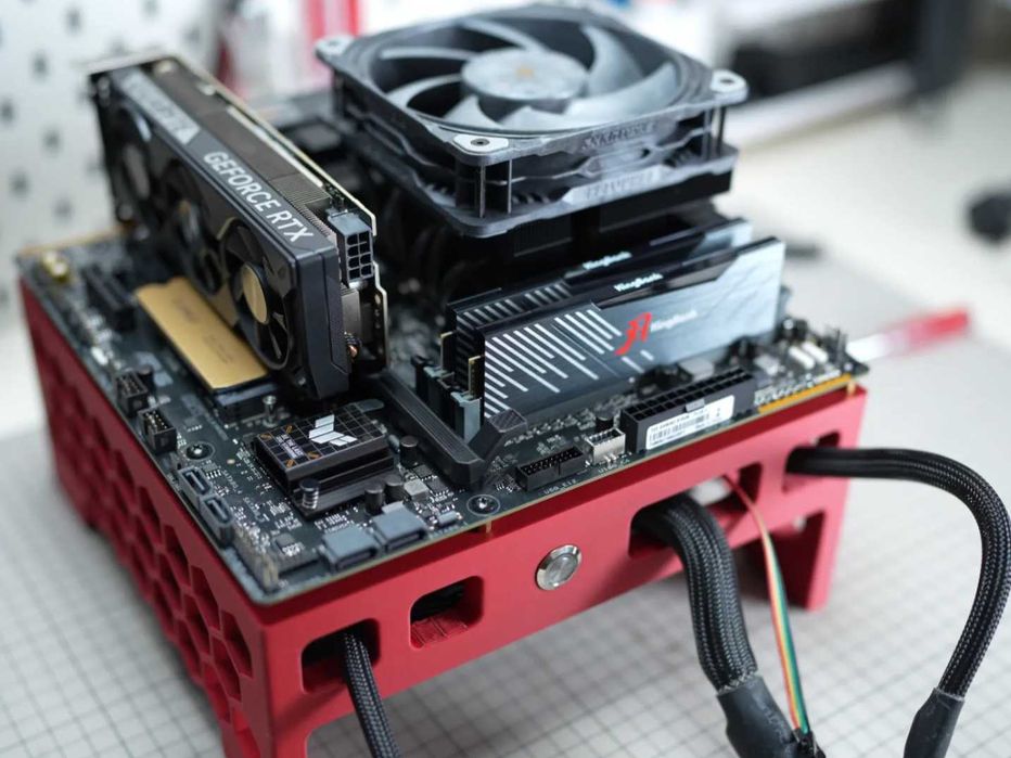 Carcasă PC Test Bench – ATX / Micro-ATX / Mini-ITX