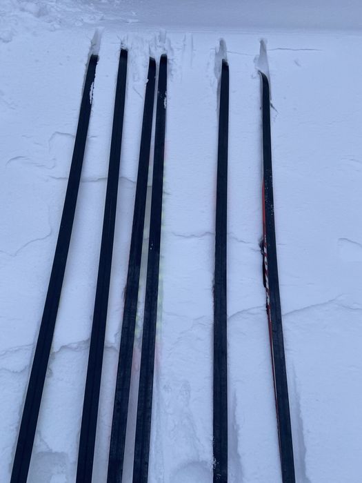 Продам лыжи. Без креплений.