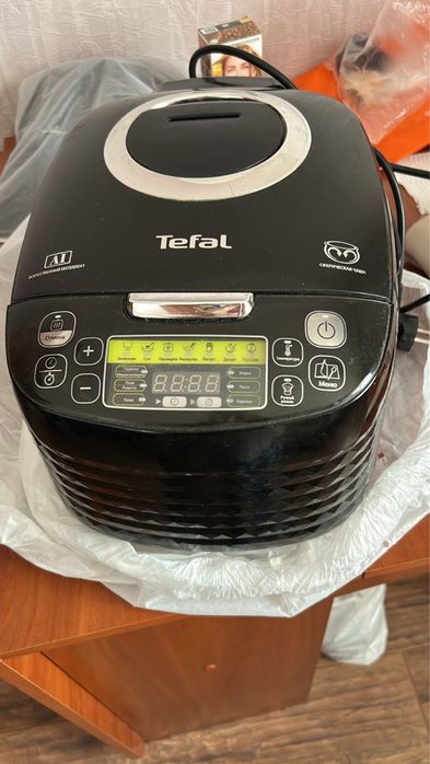Почти новая мультиварка Tefal