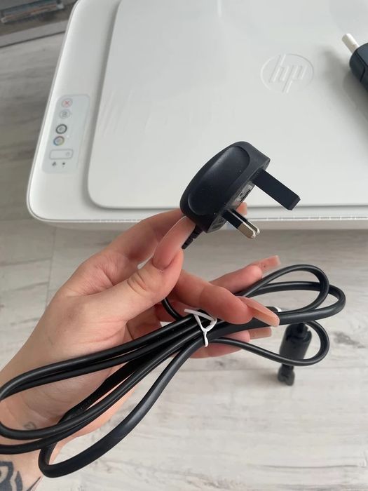 Принтен МФУ HP Desk Jet 2320 Цветной 3в1