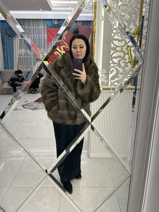 Шуба продаю отлич состоянии одевала пару раз">