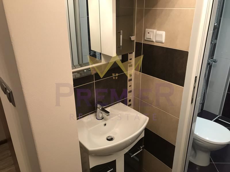 Дава се под наем Тристаен апартамент в Варна, ВИНС - 90 кв.м за 750 € - Снимка #9