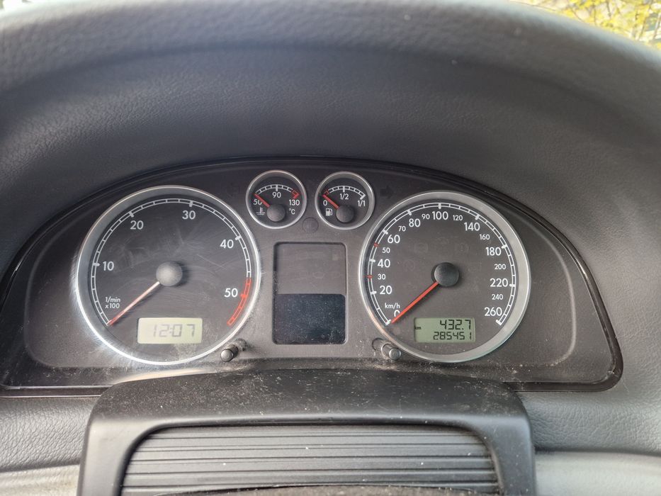 Vând passat 3bg an 2004