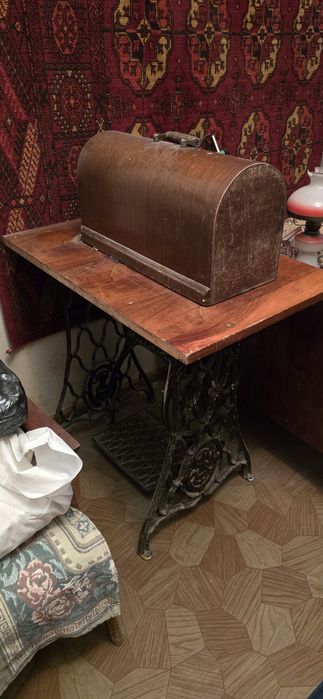 Продаю швейную машинку