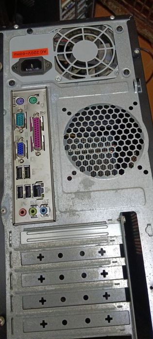 Kompyuter core 3 3220 intel hd graphics 8gb ram