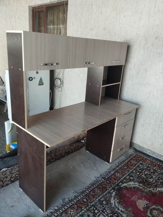 Продам письменный стол