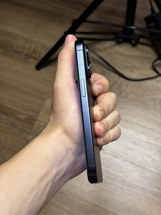 iphone 15 pro в идеальном состояний