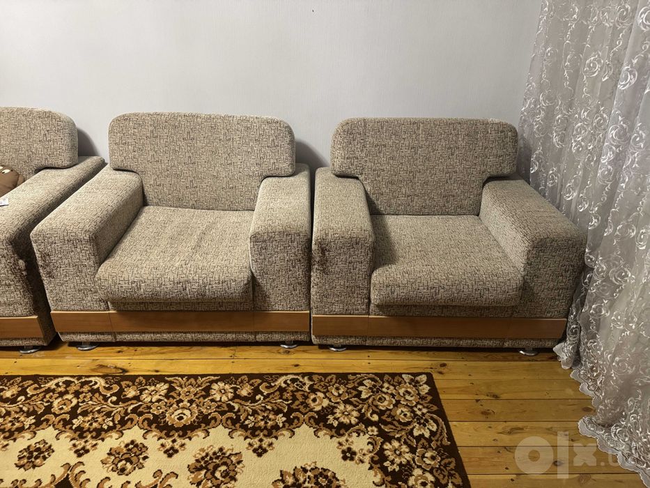Продаётся раскладной диван + кресла