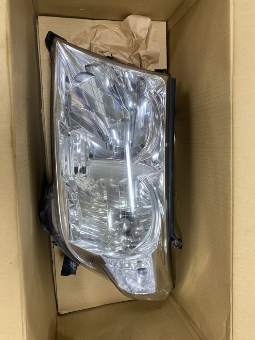 Оригинални Фарове Land Cruiser 200