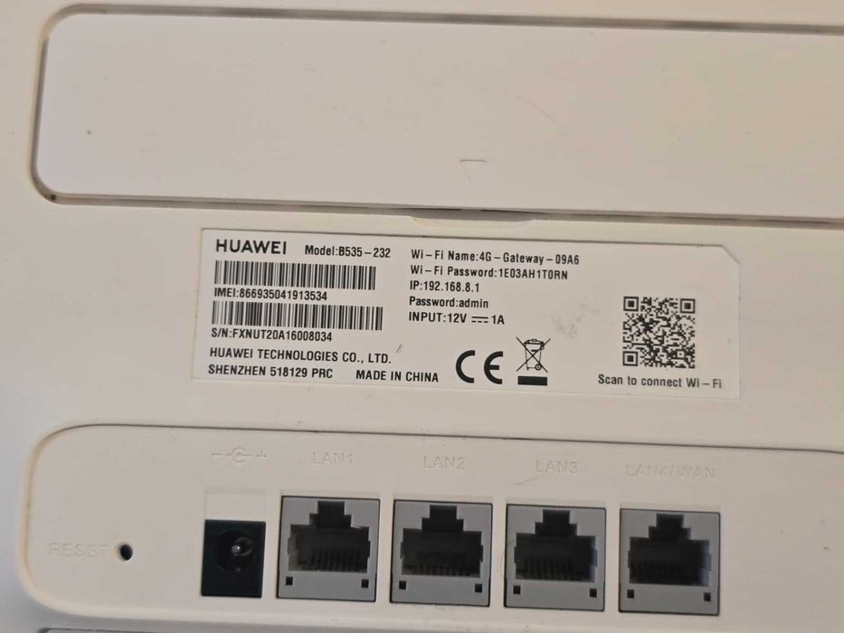 Modem Wireless 4G+ Huawei B535-232, Slot Cartelă SIM, Gigabit Cat.7 300 Mbps, Dual-Band AC1200