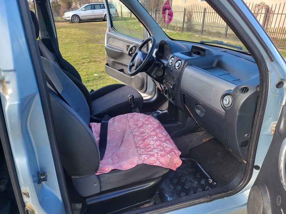 Vînd Citroen berlingo 5locuri 2.0 Hdi