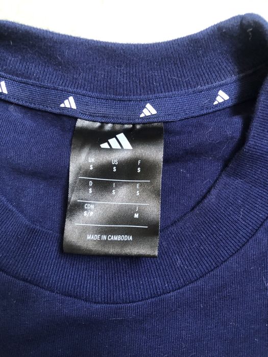 Adidas orginal  S подойдет на M