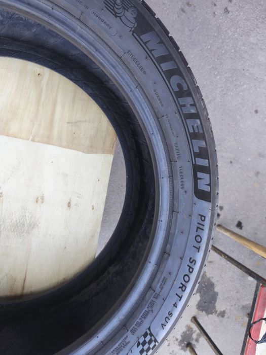 285-45-R22 Michelin