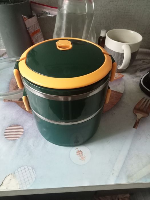 Продам двухъярусный бокс для еды