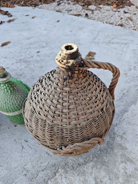 Стъклени дамаджани