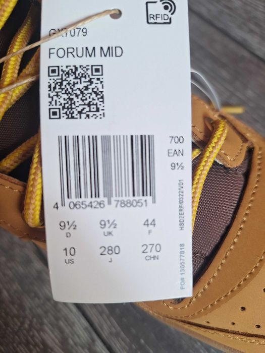 Adidas  Adidas adidas