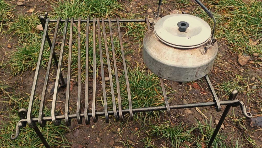 Gratar demontabil pentru drumetii