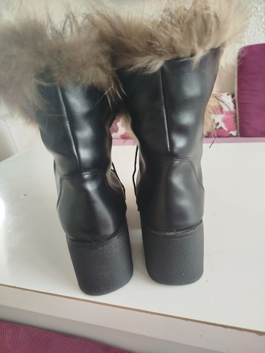 Боти с естествен косъм