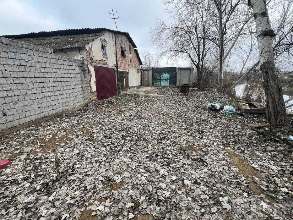 Сдаётся 5 комнатный дом, 20 соток земли. в Халкабаде