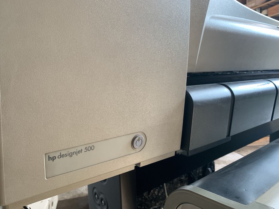 Vând HP DesignJet 500 – model C7770B, varianta de 42 inch