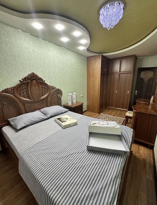 Срочно! Квартира на метро Ойбек 3/3/4 общ пл 77м /77 серия с мебелью