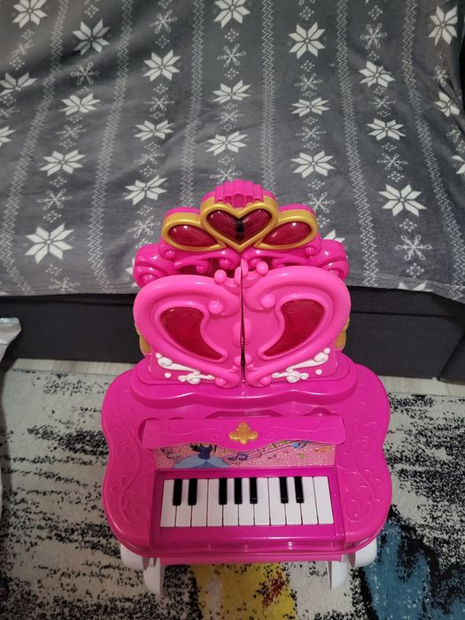 Masa înfrumusețare cu pian