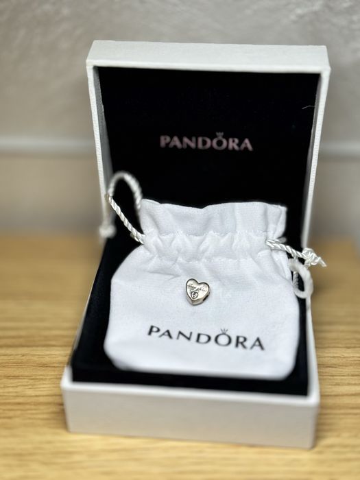 Оригинален сребърен талисман PANDORA "Daughter" (Дъщеря) с розов камък
