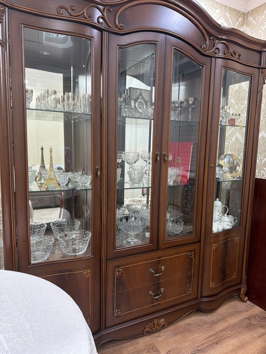 Сервант для вашего зала