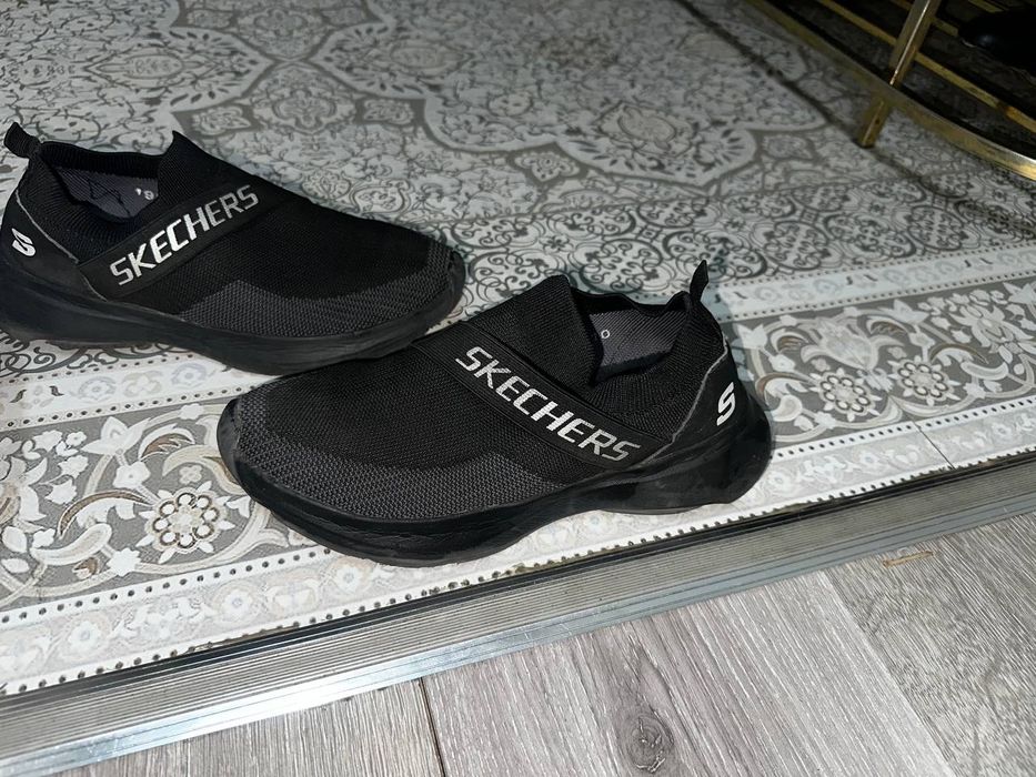 Кроссовки хорошего качества