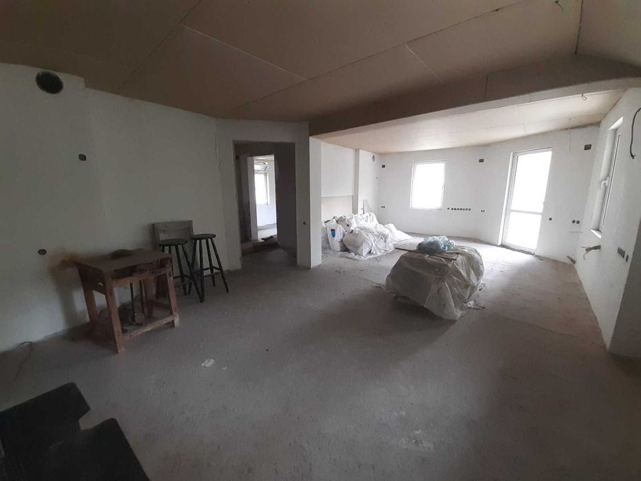 Продава се Къща в Габрово, Център - 273 кв.м за 673 €/кв.м - Снимка #2