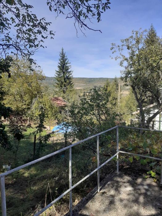 Продавам вила в Троянския балкан