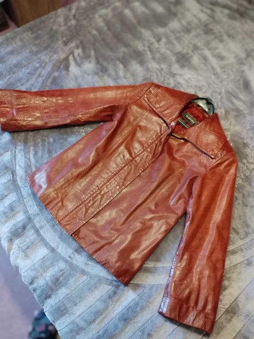 Кожено пролетно яке